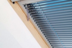 venetian-silver_velux-blind-detail